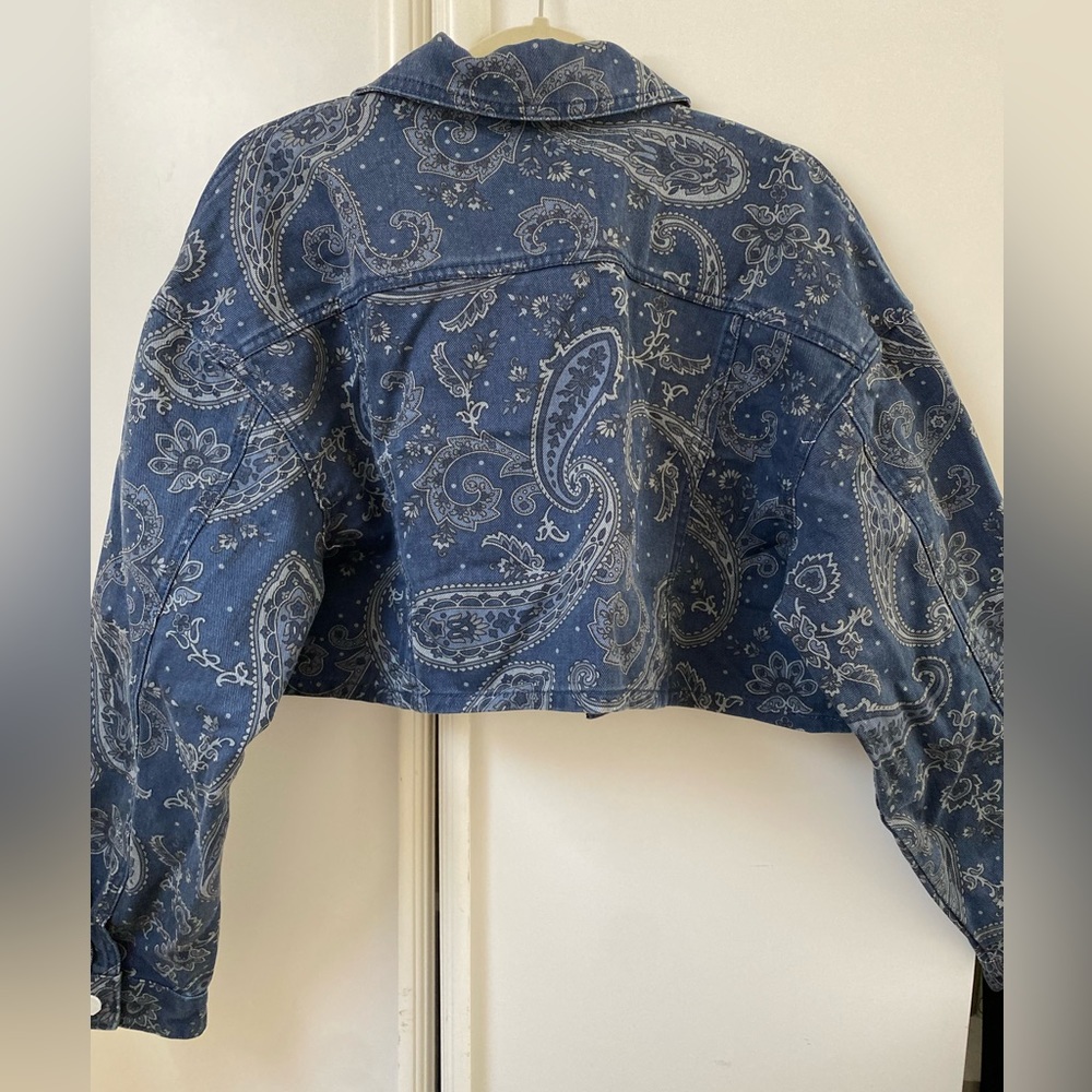 WeWoreWhat Paisley Cropped Denim Jacket Size XS/S NEW WITH TAGS! - Picture 4 of 6